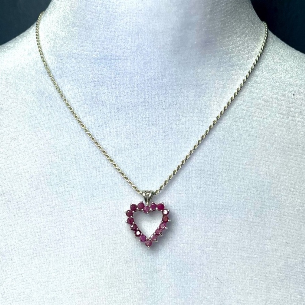 Elegant Silver Necklace with Pink Heart Pendant